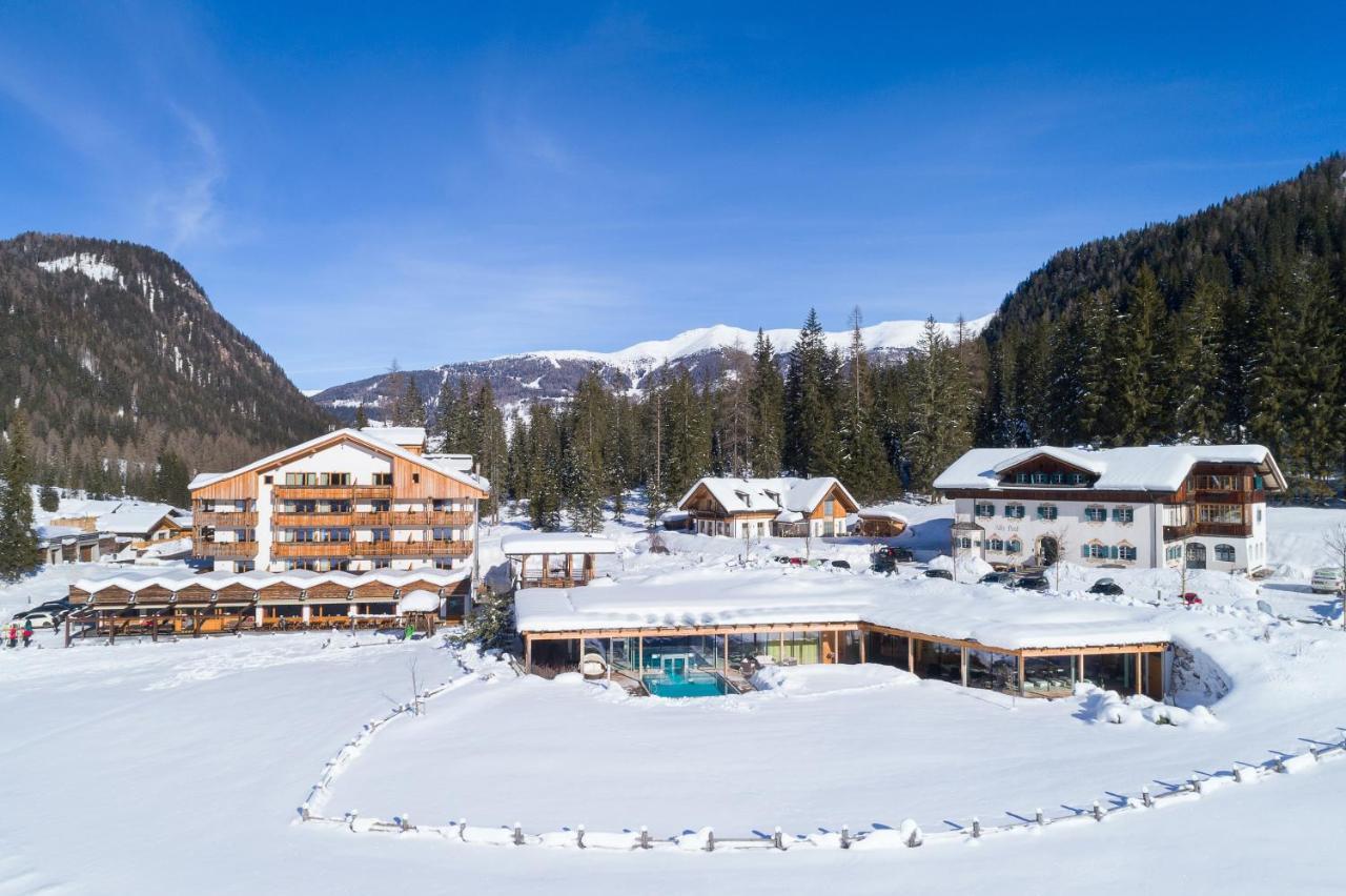 Hotel Dolomitenhof & Chalet Alte Post Sexten Exterior foto