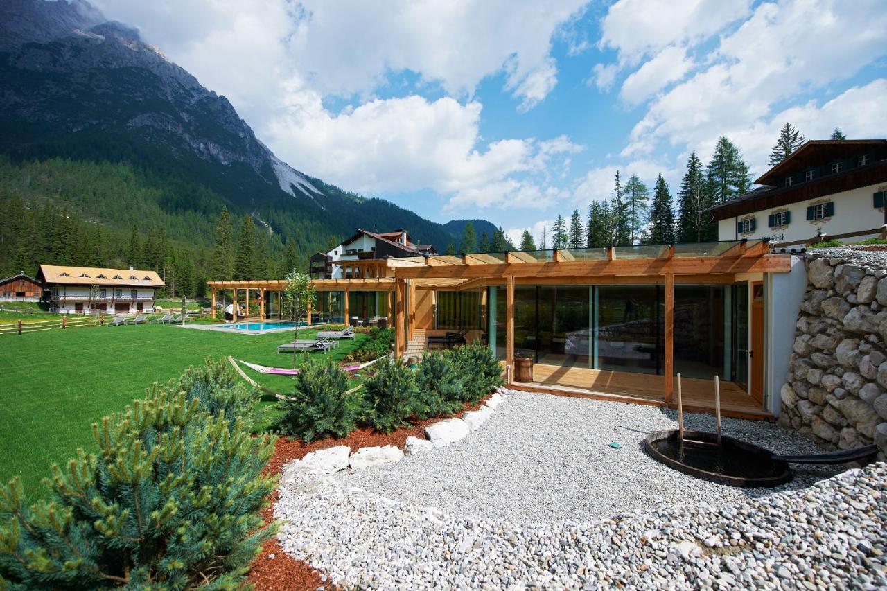 Hotel Dolomitenhof & Chalet Alte Post Sexten Exterior foto