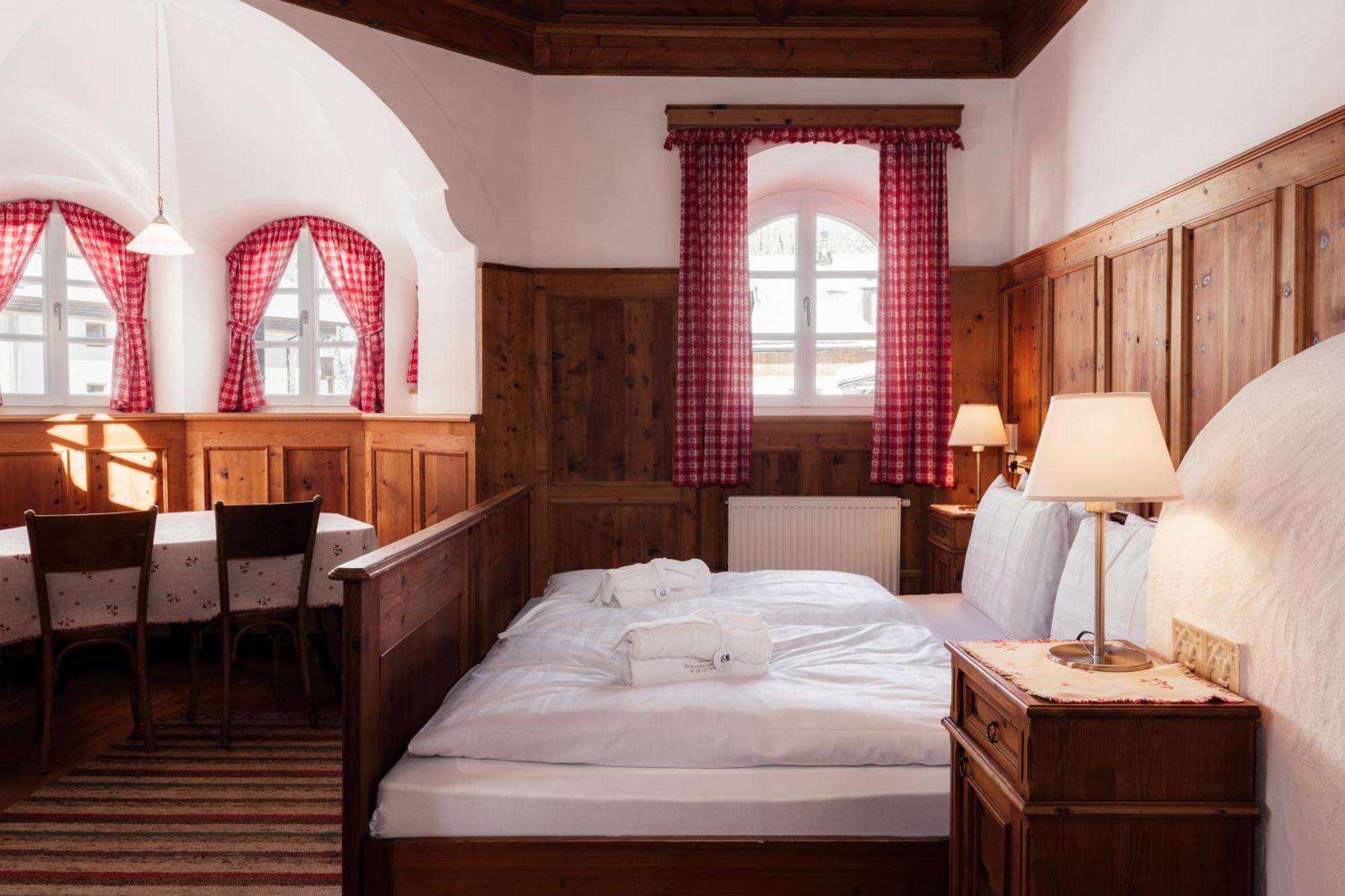 Hotel Dolomitenhof & Chalet Alte Post Sexten Exterior foto