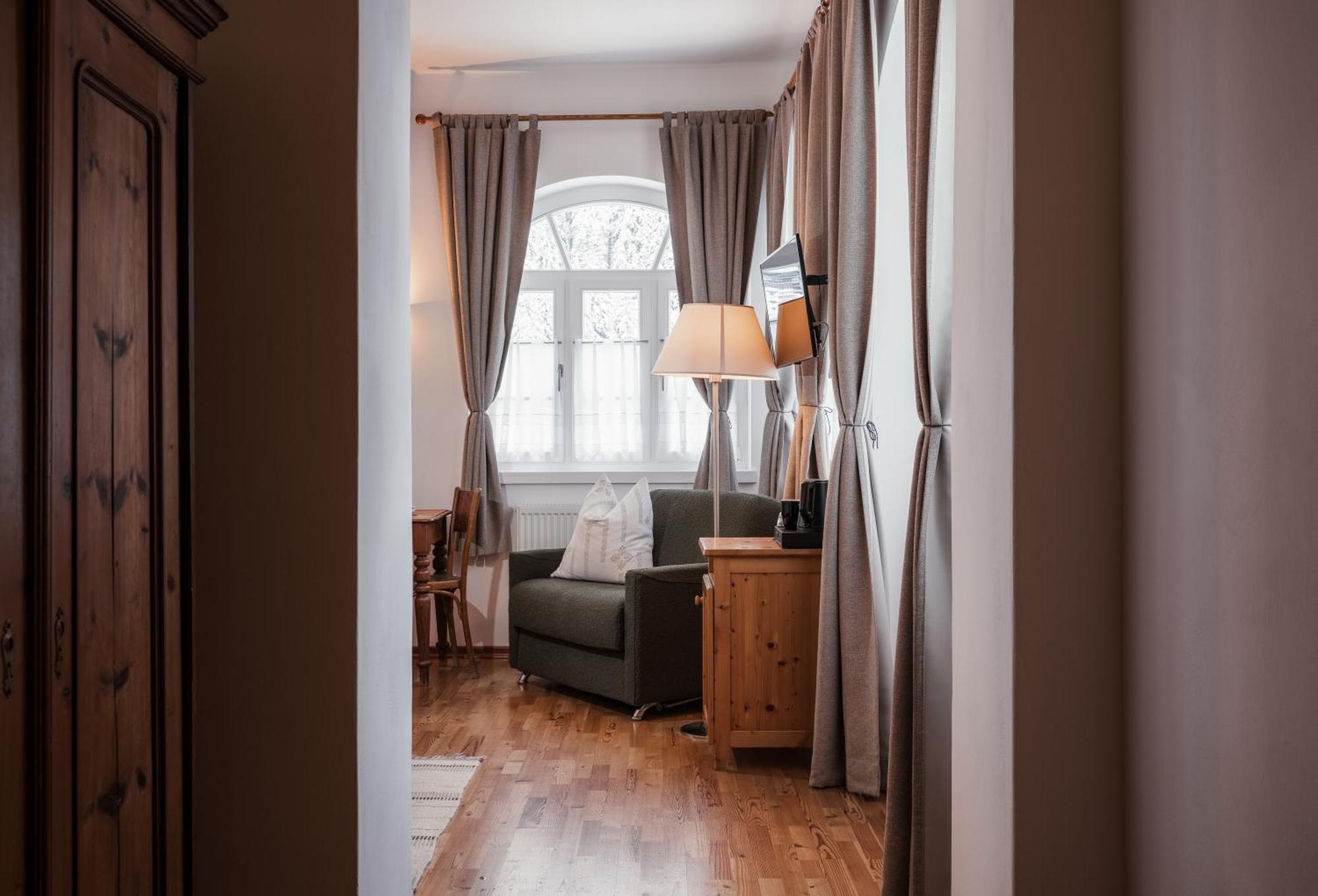 Hotel Dolomitenhof & Chalet Alte Post Sexten Exterior foto