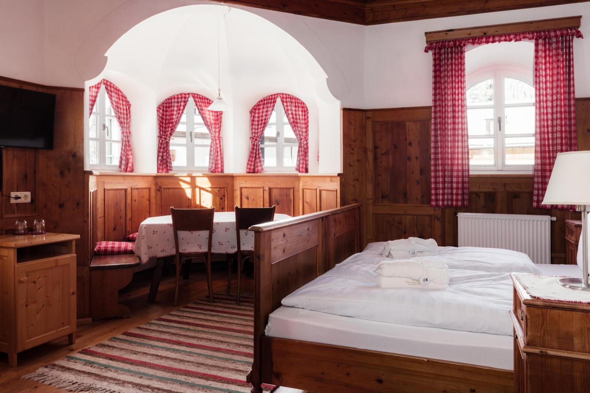 Hotel Dolomitenhof & Chalet Alte Post Sexten Exterior foto
